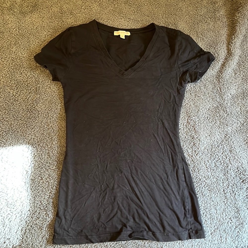 🖤 black zenana outfitters v-neck shirt 🖤